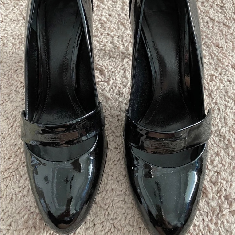 Burberry black patent Mary Jane heel